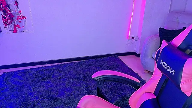Noath_Kitsune live cam on StripChat