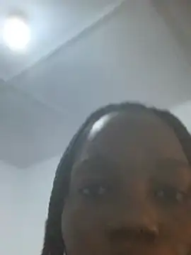 Sweetbitch233 live cam on StripChat