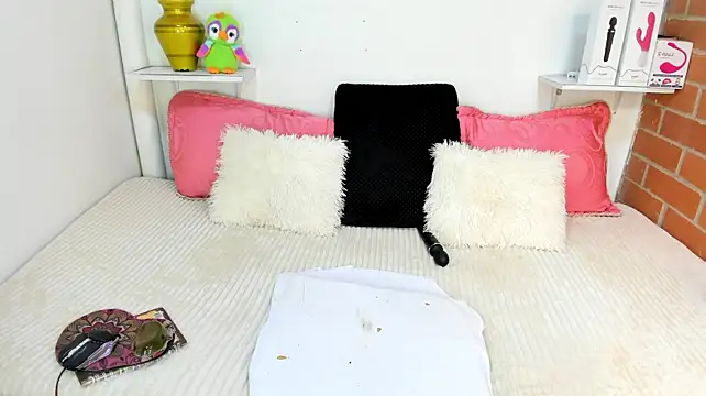 rukminilatin live cam on StripChat