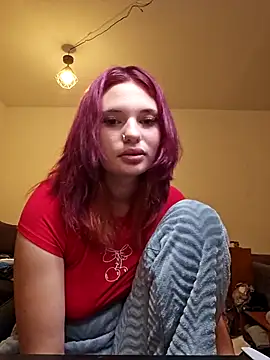 MaddieBaddieee live cam on StripChat
