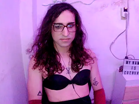 LaCuerva19 live cam on StripChat