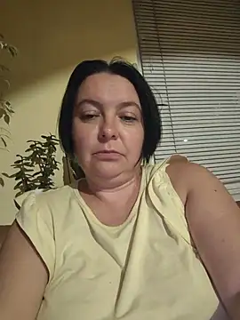 EmmaEmmy40 live cam on StripChat
