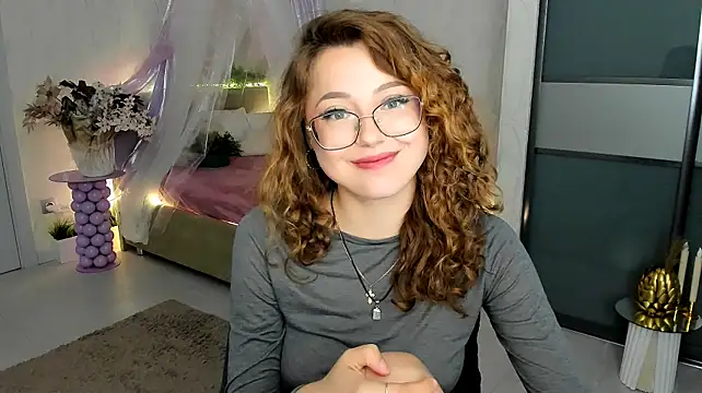 SereneFlame live cam on StripChat