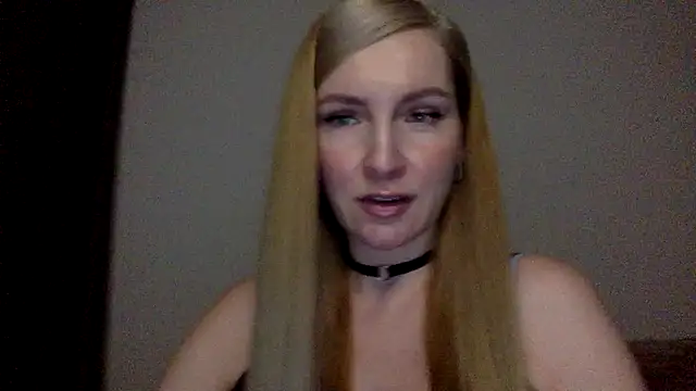 Neralith live cam on StripChat