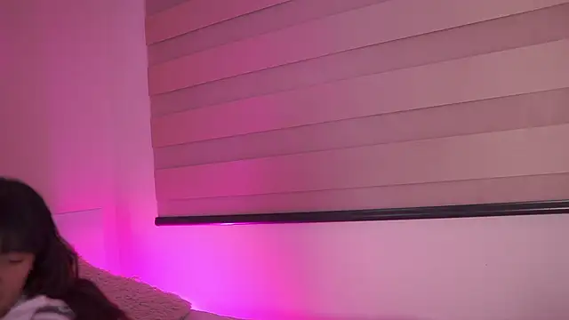 dakotaa_01 live cam on StripChat