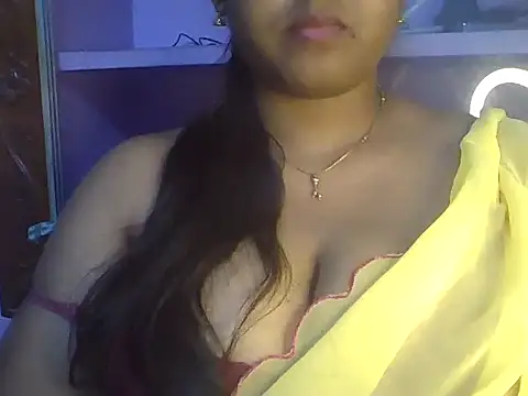 Tamil_Kuttyma live cam on StripChat