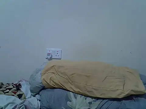 Mellanie01 live cam on StripChat
