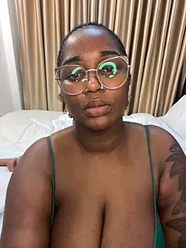 Honeylust26 live cam on StripChat
