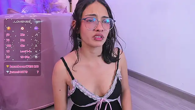 Lily_beth_ live cam on StripChat