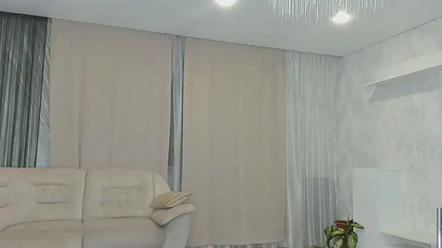 SherelyKlo live cam on StripChat