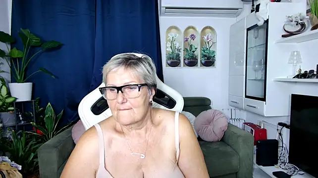 Selenna57 live cam on StripChat