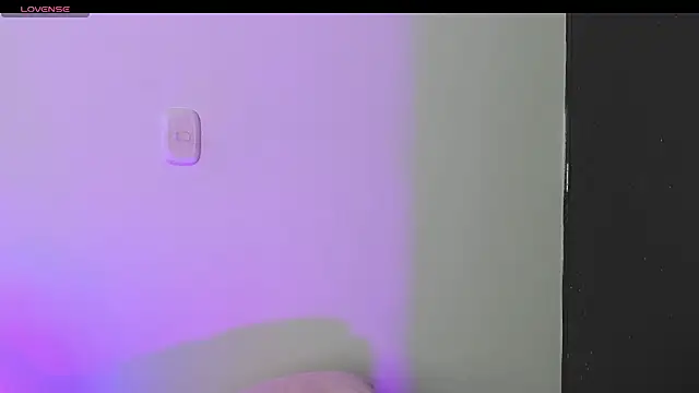 charlottekiss99 live cam on StripChat