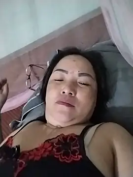 NAAYA8190 live cam on StripChat