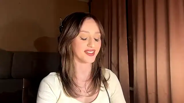 ShannanWohlers live cam on StripChat