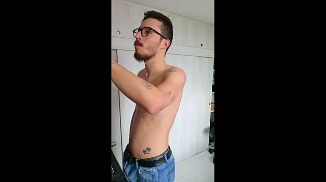 J-Moo live cam on StripChat