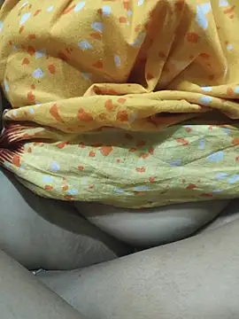 puja123434 live cam on StripChat