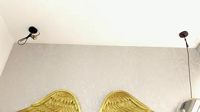 EmmaFerrary live cam on StripChat