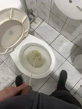 flacohot6 (M young) - Me masturbo en el trabajo
