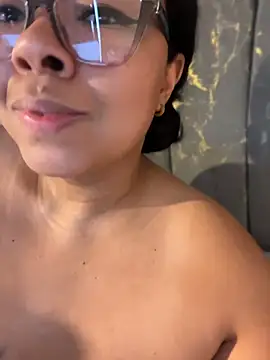 XMara live cam on StripChat