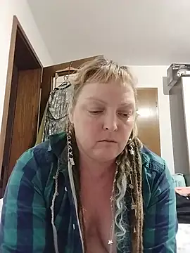 LiluLiluLilu live cam on StripChat