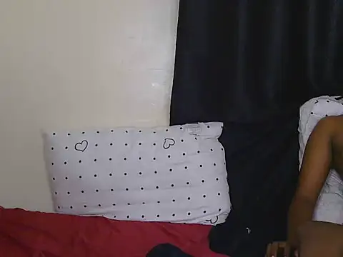 prettyyT live cam on StripChat