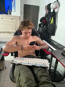 AngelLatinBoy webcam