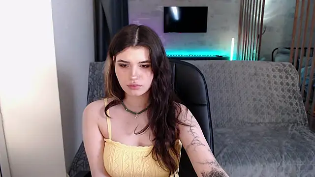 AnoraDarkk live cam