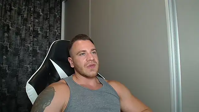 Thori92 live cam on StripChat