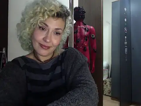MariLouM live cam