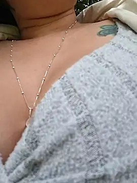 Luianna live cam on StripChat