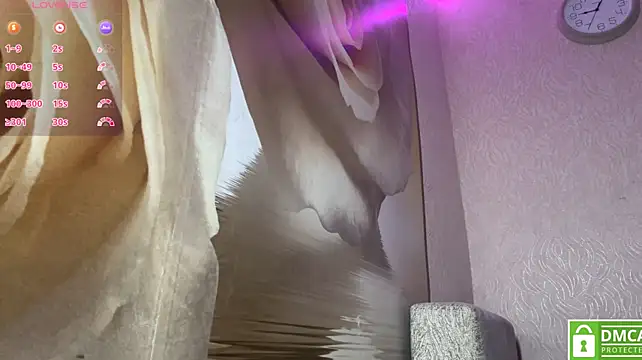 Kiaicatie live cam on StripChat