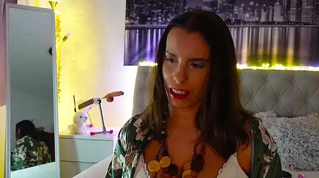 Lora_Chanel