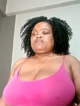hugemelonsxxx live cam on StripChat
