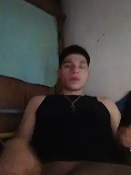 Oliver_LA live cam on StripChat