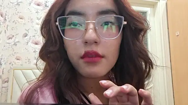 Mira_ra live cam on StripChat