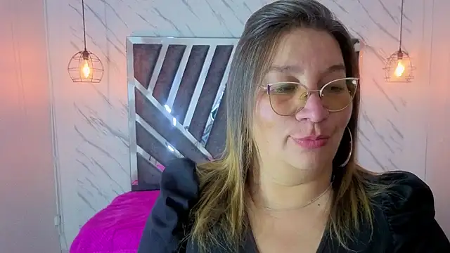 MaylinRosse_ live cam on StripChat