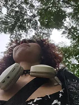 ISABELLA_STARK_ live now