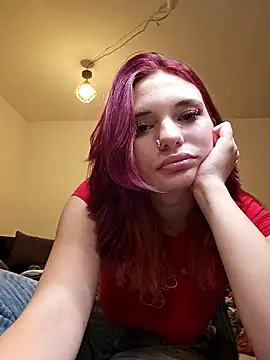 MaddieBaddieee live cam on StripChat