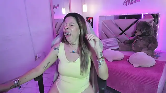 Karly_moon webcam
