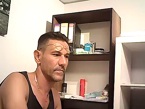 mastercharisma35 (Ask my age) - like tips pls. ı stand up for you.. okey