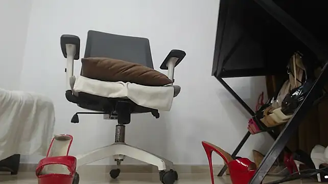 ammarahot7777 (F young) - i love your legs and feets