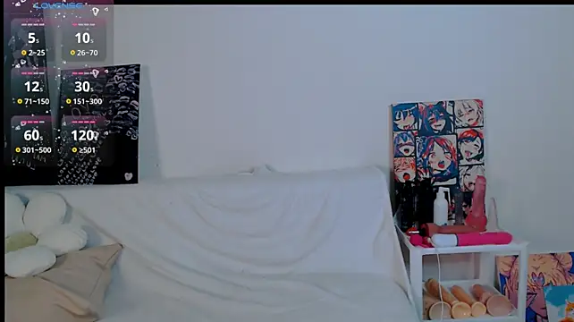 mary_lunar live cam on StripChat