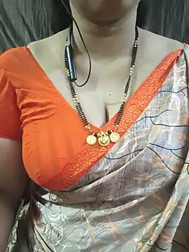 bhuvana_555 live cam on StripChat