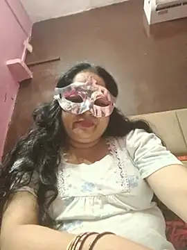 Sabkiaski live cam on StripChat