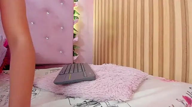 lovely__kiss__ live cam on StripChat
