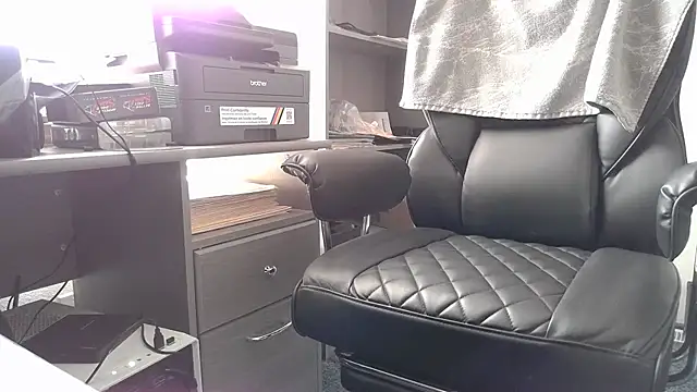 TrevorSteele live cam on StripChat