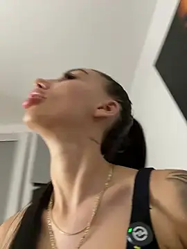 BlueEyes_BB live cam on StripChat