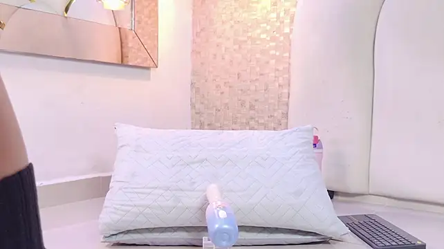 celestte_sm live cam on StripChat