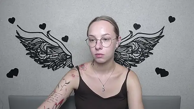 SteshaGlass live cam on StripChat