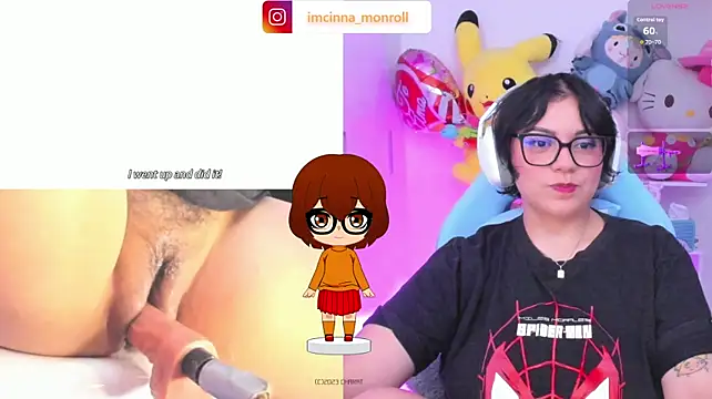 cinna_monroll live cam on StripChat